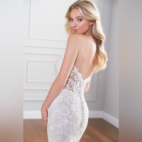 Martin Thornburg 122237 Ryleigh Wedding Gown - Picture 2 of 6